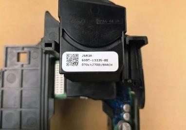 Ford Mondeo Mk4 2007-2014 hatchback 2.0 TDCI diesel 103 kW 2010  Prepínacie páčky pod volantom 6G9T-13335-BE