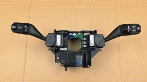 Ford Mondeo Mk4 2007-2014 hatchback 2.0 TDCI diesel 103 kW 2010  Prepínacie páčky pod volantom 6G9T-13335-BE