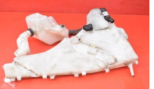 Volvo V50 combi 2.0 D diesel MT 100 kW 2006  Nádržka ostrekovačov 4N51-13K163-AC 3M51-17618-AG