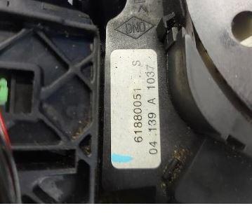 Renault Scenic II 2003-2009 hatchback 1.5 DCI diesel MT 78 kW 2007  Prepínacie páčky pod volantom 7701060400 61880051