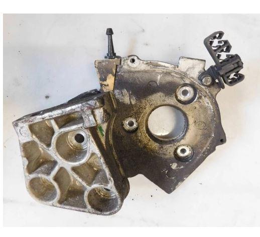 Renault Scenic II 2003-2009 hatchback 1.9 DCI diesel MT 96 kW 2007  Držiak vstrekovacej pumpy  8200240204