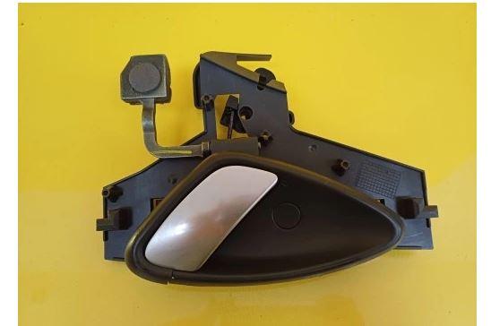 Citroen C5 I 2001-2008 combi 2.2 HDI diesel MT 98 kW 2002  Kľučka dverí vnútorná predná ľavá 9641315777