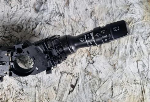 Kia Sportage III 2010-2015 hatchback 1.7 CRDI diesel MT 85 kW 2012  Prepínacie páčky pod volantom 93410-1M531