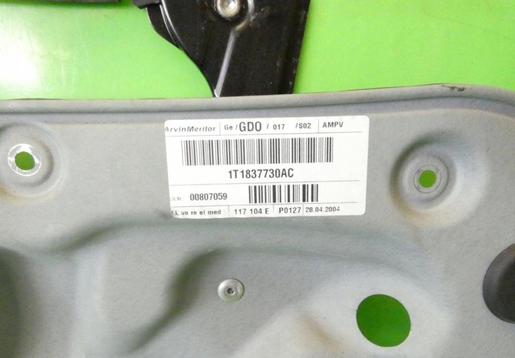 Volkswagen Touran I 2003-2015 hatchback 1.9 TDI diesel MT 77 kW 2004  Mechanizmus sťahovania okna predný pravý 1T1837730AC