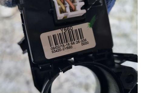 Kia Sportage III 2010-2015 hatchback 1.7 CRDI diesel MT 85 kW 2012  Prepínacie páčky pod volantom 93410-1M531