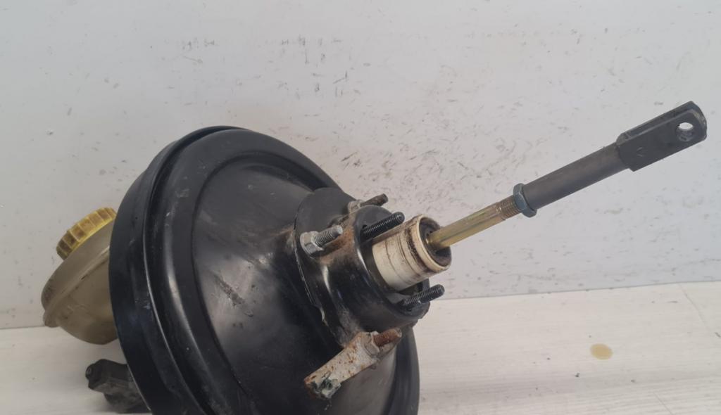 Audi 80 B4 1991-1994 combi 1.6 petrol MT 74 kW 1995  Posilňovač bŕzd 4A0612105Q