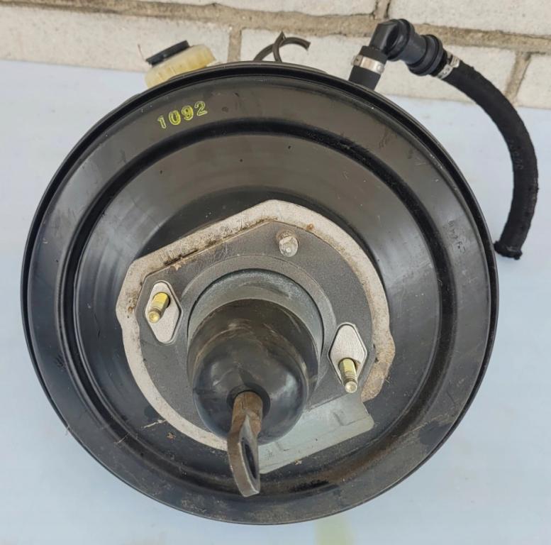 BMW 5 E39 1996-2003 sedan 3.0 D diesel MT 135 kW 2000  Posilňovač bŕzd 1165057