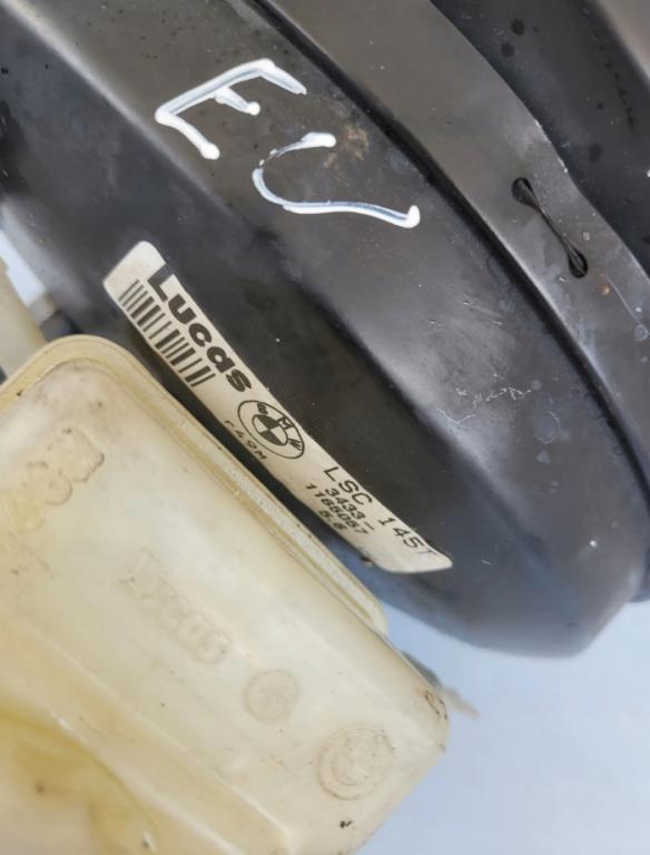 BMW 5 E39 1996-2003 sedan 3.0 D diesel MT 135 kW 2000  Posilňovač bŕzd 1165057