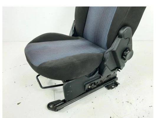 Ford Fusion hatchback lift 1.4 16v petrol MT 59 kW 2006  Sedadlo predné pravé 187437000