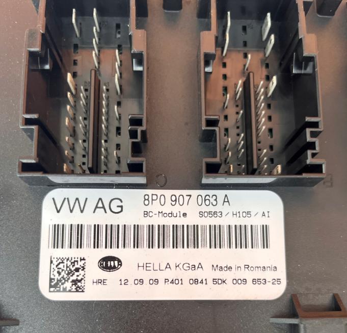 Audi A3 8P 2003-2012 hatchback 1.8 TFSI petrol MT 118 kW 2009  Modul komfortu 8P0907063A