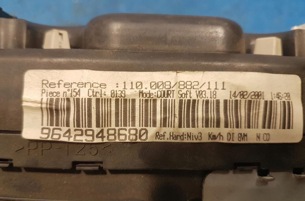 Peugeot 406 coupe 2.2 HDI 2001  Prístrojová doska 9642948680