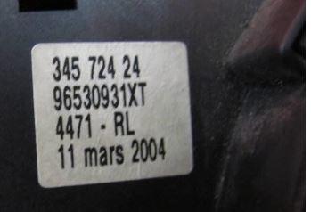 Peugeot 307 hatchback 1.4 petrol MT 55 kW 2003  Prepínacie páčky pod volantom 96530931XT