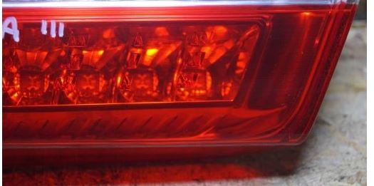 Renault Laguna III 2007-2015 hatchback 1.5 DCI diesel MT 81 kW 2007  Svetlo zadné pravé 265590001R