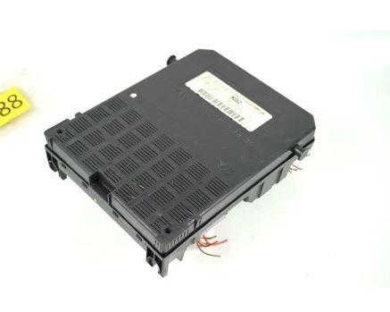 Peugeot 307 hatchback 2.0 HDI diesel MT 79 kW 2003  Poistková skrinka 9650218180 9650217480