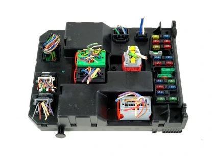 Peugeot 307 hatchback 2.0 HDI diesel MT 79 kW 2003  Poistková skrinka 9650218180 9650217480