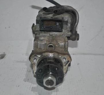 Opel Vectra C 2002-2008 sedan 2.2 DTI diesel MT 92 kW 2004  Vstrekovacie čerpadlo 0470504224 ; 55352862 ; 0281011055