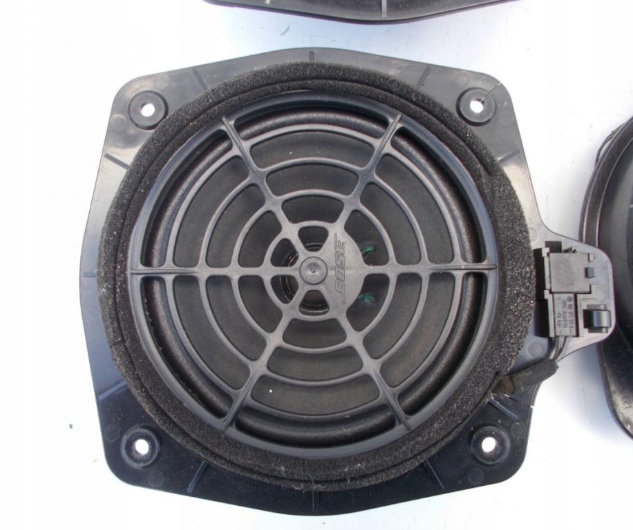 Audi A3 8P 2003-2012 hatchback 1.8 TFSI petrol MT 118 kW 2009  Audio zariadenie ostatné 8P3035382A 8E0035411A 8P3035223