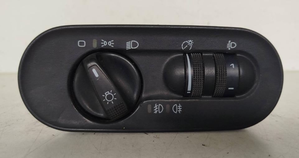 Volkswagen Sharan I 1995-2010 hatchback 1.8 T petrol MT 110 kW 2000  Prepínač svetiel 7M1941531M