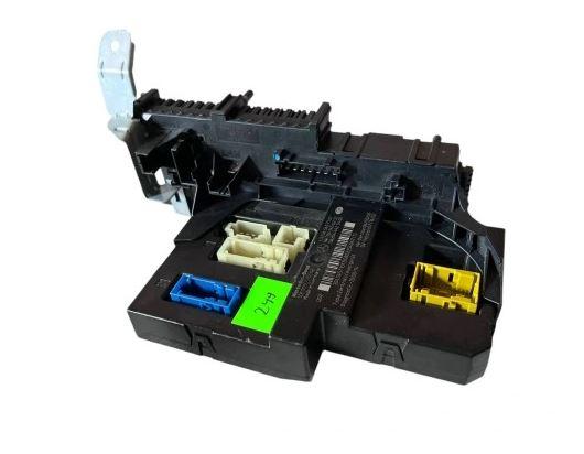 Mercedes C W204 2007-2014 sedan 2.2 CDI diesel AT 125 kW 2007  Poistková skrinka 2045457101