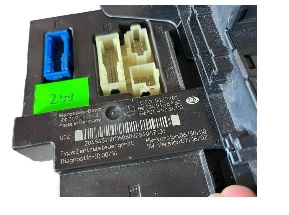 Mercedes C W204 2007-2014 sedan 2.2 CDI diesel AT 125 kW 2007  Poistková skrinka 2045457101