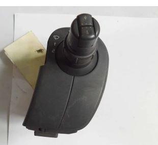 Renault Modus hatchback 1.5 DCI diesel MT 60 kW 2004  Prepínač stieracov 88103001