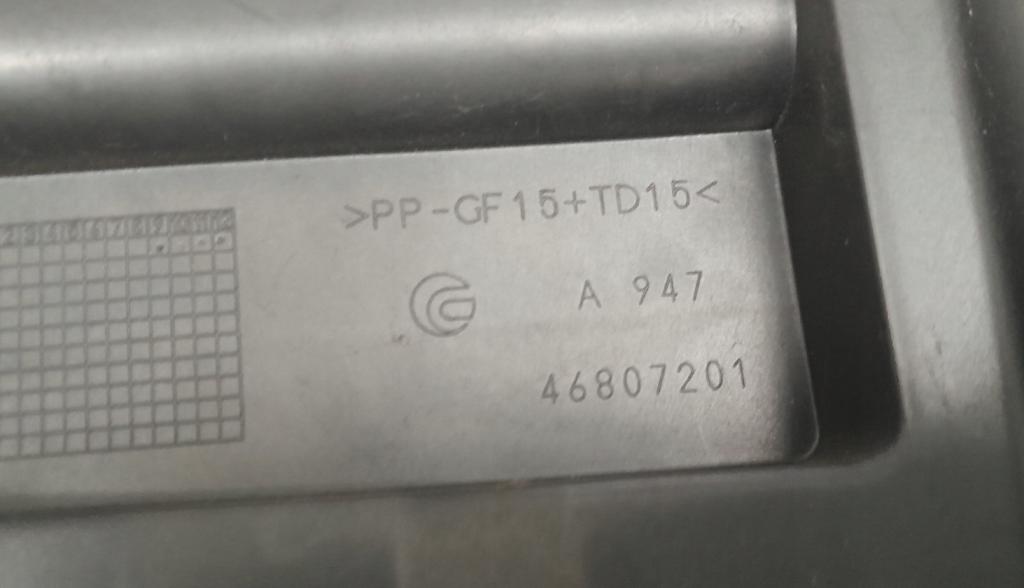 Fiat Stilo hatchback 1.2 16v petrol MT 59 kW 2003 Obal vzduchového filtra 46807201