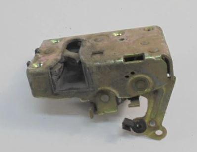 Citroen Saxo hatchback 1.5 D diesel MT 42 kW 2000  Zámok dverí predný ľavý AK-12-712232