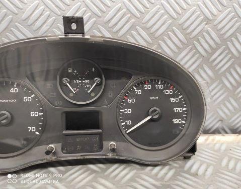 Citroen Berlingo II 2008-2018 hatchback 1.6 HDI diesel MT 55 kW 2010  Prístrojová doska 5550013101