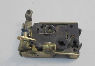 Citroen Saxo hatchback 1.5 D diesel MT 42 kW 2000  Zámok dverí predný ľavý AK-12-712232