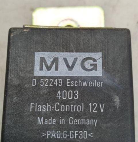 Renault Scenic I 1996-2003 hatchback 1.6 petrol MT 66 kW 1997  Ťažné zariadenie modul D52249 4003 T6752U