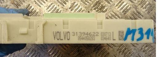 Volvo V40 II 2012-2019 hatchback 1.6 D2 diesel MT 84 kW 2013  Poistková skrinka 31394622