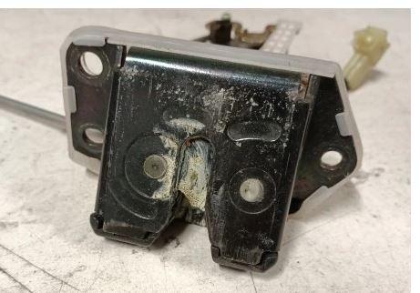 Suzuki Ignis hatchback 1.3 DDIS diesel MT 51 kW 2005  Zámok zadnej kapoty