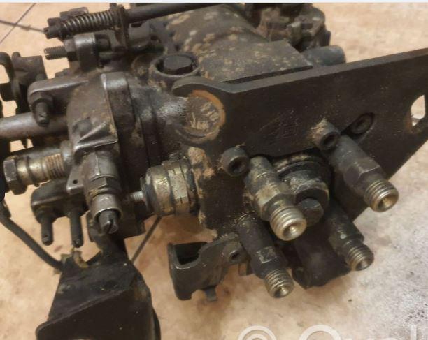 Volkswagen Transporter T4 1990-2003 1.9 TD diesel MT 50 kW 1996  Vstrekovacie čerpadlo 028130110b 0460494356