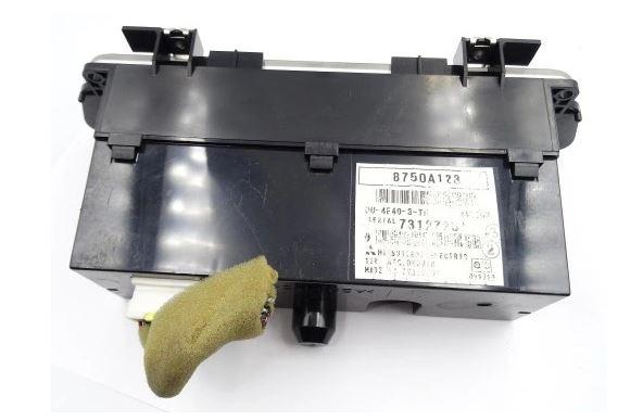 Mitsubishi Colt Z30 VI 2004-2012 hatchback 1.1 12v petrol MT 55 kW 2005  Displej 8750A123