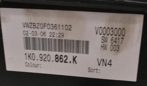 Volkswagen Golf V 2003-2009 hatchback 1.9 TDI diesel MT 77 kW 2004  Prístrojová doska 1K0920862K 4V1F10838AG