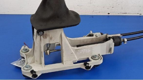 Volvo V50 combi 2.0 D diesel MT 100 kW 2009 Rýchlostná páka (kulisa) 30735291