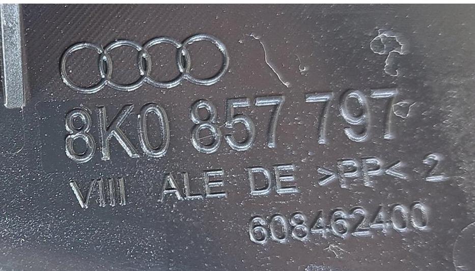 Audi A4 B8 2007-2015 combi 1.8 TFSI petrol MT 88 kW 2009  zapínač pása 8K0857797 8K0857739