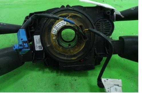 Peugeot 5008 I 2009-2017 hatchback 1.6 HPI petrol 115 kW 2012  Prepínacie páčky pod volantom 96667319XT