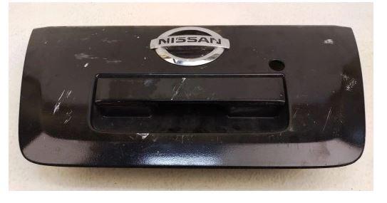 Nissan Navara II 2004- D40 pickup   Kľučka zadnej kapoty vonkajšia