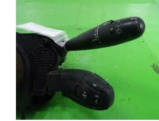 Peugeot 5008 I 2009-2017 hatchback 1.6 HPI petrol 115 kW 2012  Prepínacie páčky pod volantom 96667319XT