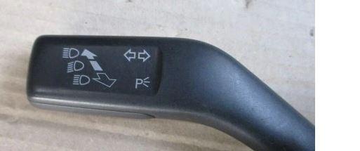 Volkswagen Passat B6 2005-2010 combi 2.0 TDI diesel AT 103 kW 2005  Prepínacie páčky pod volantom 3C9953513AG