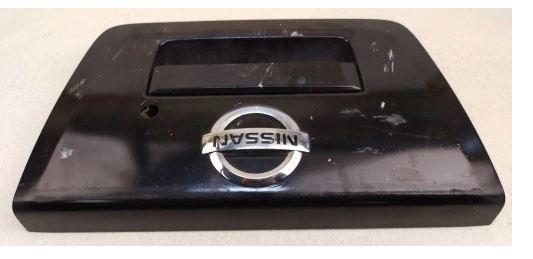 Nissan Navara II 2004- D40 pickup   Kľučka zadnej kapoty vonkajšia