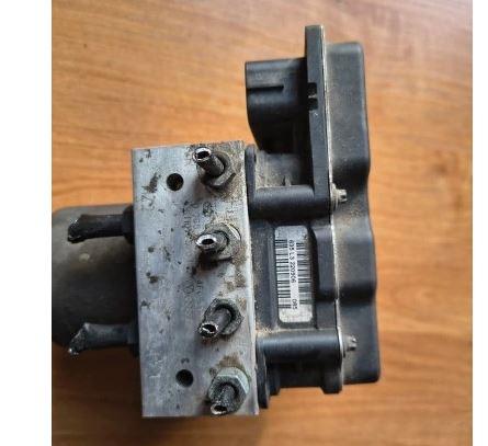 Audi A6 C6 2004-2011 combi 3.0 TDI diesel AT 171 kW 2008  Pumpa ABS 4F0614517R 4F0910517AB