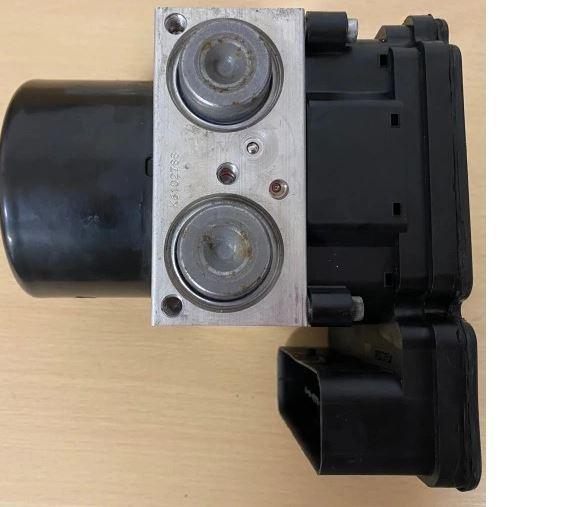 Volkswagen Golf VI 2008-2013 hatchback 1.4 TSI petrol Caxc MT 90 kW 2010  Pumpa ABS