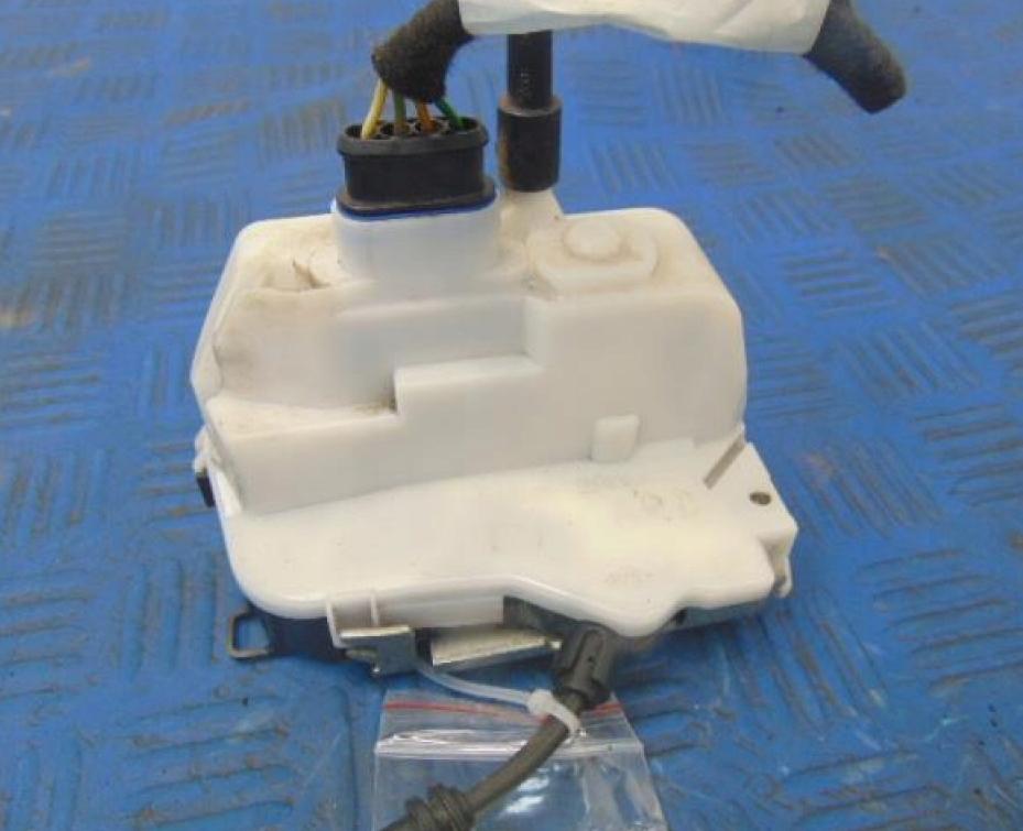 Citroen C1 I 2005-2014 hatchback  Motorček zámku dverí zadný pravý 61427180