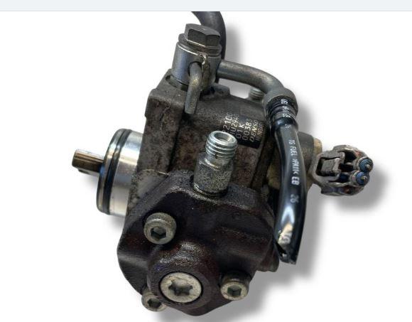 Lexus IS I 1998-2005 sedan 2.0 16v petrol MT 114 kW 1999  Vstrekovacie čerpadlo 221000R031 HU2940000880