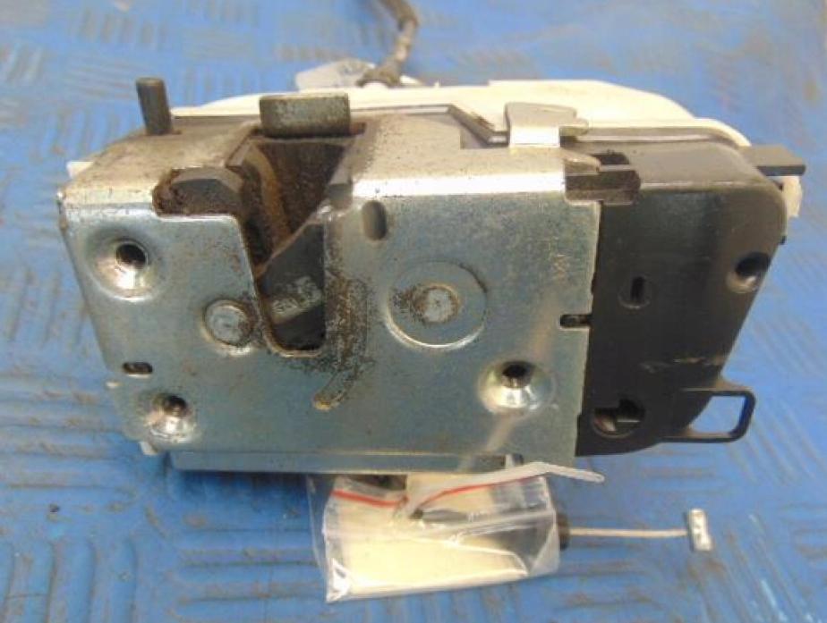 Citroen C1 I 2005-2014 hatchback  Motorček zámku dverí zadný pravý 61427180
