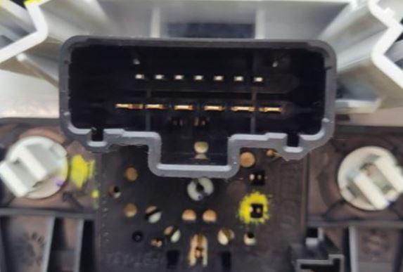 Dacia Duster II 2017-2024 HM suv   Panel kúrenia/klimatizácie N110122G