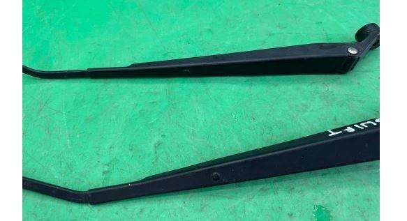 Suzuki Swift Mk6 2005-2010 hatchback 1.3 petrol MT 68 kW 2007  Rameno stierača komplet