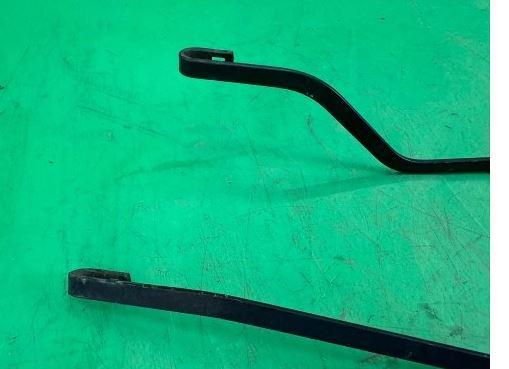 Suzuki Swift Mk6 2005-2010 hatchback 1.3 petrol MT 68 kW 2007  Rameno stierača komplet